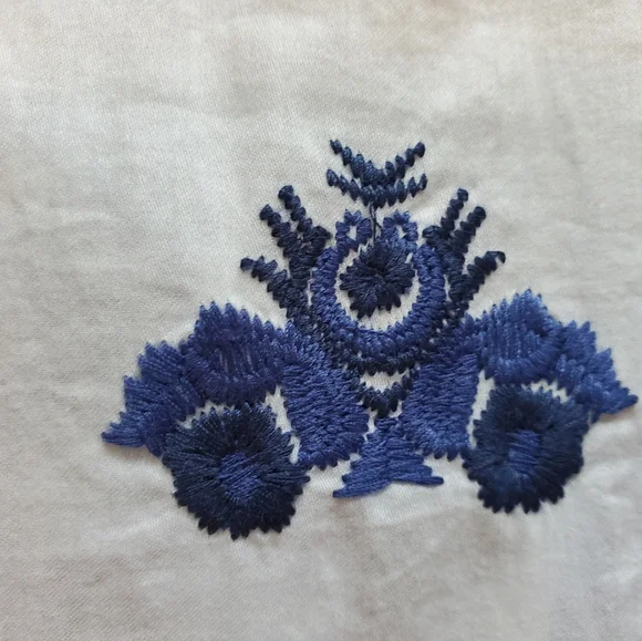 Selling Beautiful Women's Blue & White Long Sleeved Top with Floral Design - Picture 6 of 10